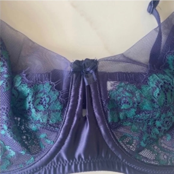 Wacoal Lace Bra - Picture 3 of 5